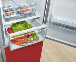 Elección de materiales para combinar con un frigorifico en la cocina
